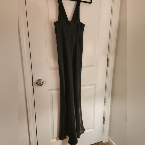 Elegant Fredrick's of Hollywood Black Nightgown - Picture 4 of 6